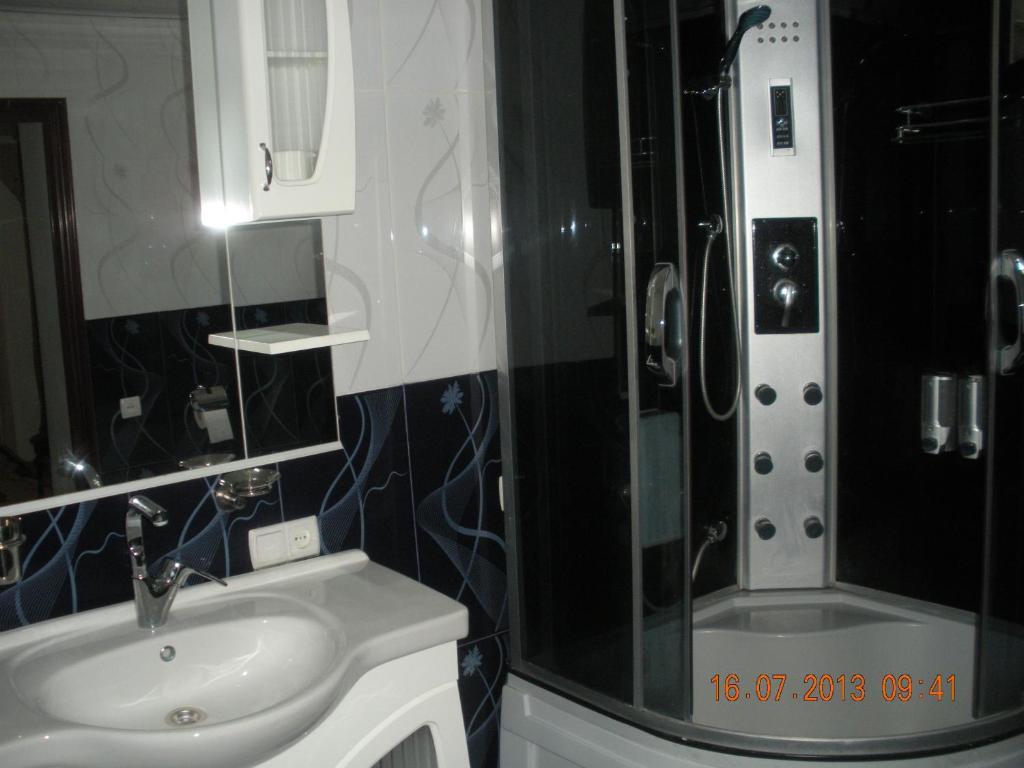 Edemi Hotel Kutaisi Luaran gambar