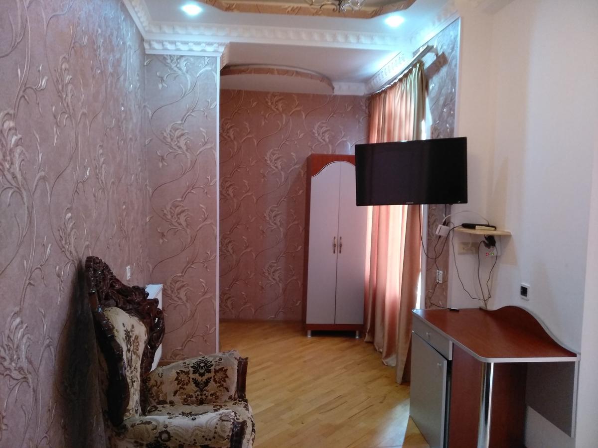 Edemi Hotel Kutaisi Luaran gambar